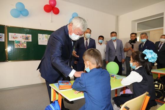 Бердібек Сапарбаев Бердібек Сапарбаев