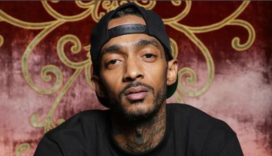 Рэпера Nipsey Hussle застрелили в США: попытки спасти его попали на видео Рэпера Nipsey Hussle застрелили в США: попытки спасти его попали на видео