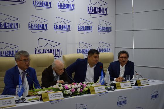 Министр дал старт съемкам продолжения фильма "Наш милый доктор" Министр дал старт съемкам продолжения фильма "Наш милый доктор"