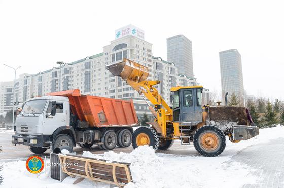 За прошедшие сутки убрано более 7 689 кубометров снега За прошедшие сутки убрано более 7 689 кубометров снега