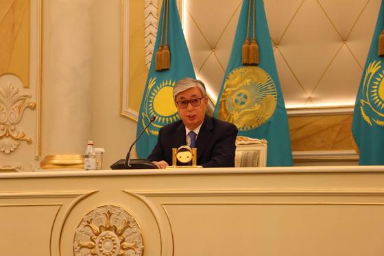Токаев рассказал о случаях покровительства на госслужбе Токаев рассказал о случаях покровительства на госслужбе