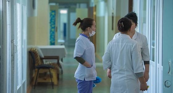 Врачи рассказали о состоянии ребенка, упавшего в лестничный проем Врачи рассказали о состоянии ребенка, упавшего в лестничный проем