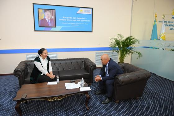 Өмірзақ Шөкеев «Nur Otan» партиясында тұрғындармен қоғамдық қабылдау өткізді Өмірзақ Шөкеев «Nur Otan» партиясында тұрғындармен қоғамдық қабылдау өткізді