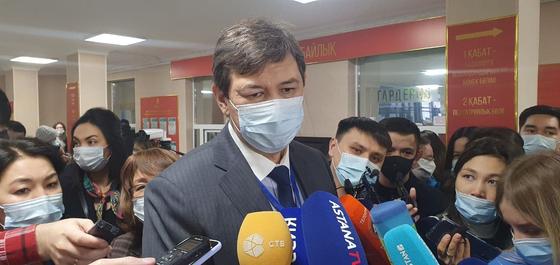 Киясов отвечает на вопросы журналистов Киясов отвечает на вопросы журналистов
