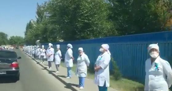 «Это явная дискредитация установок президента»: эксперт о флешмобе медиков «Это явная дискредитация установок президента»: эксперт о флешмобе медиков