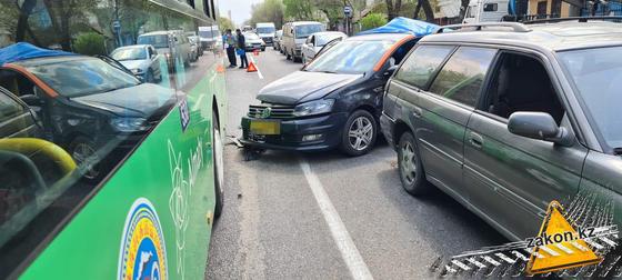 Место аварии в Алматы Место аварии в Алматы