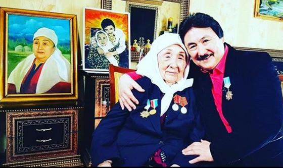 Марат Омаровтың анасы 96 жасқа қараған шағында өмірден озды Марат Омаровтың анасы 96 жасқа қараған шағында өмірден озды