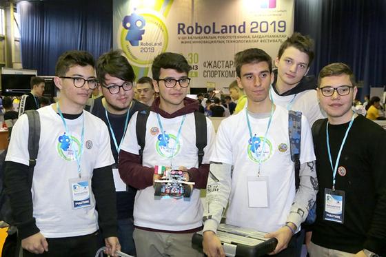 В Караганде Робота-помощника представили на международном фестивале RoboLand- 2019 В Караганде Робота-помощника представили на международном фестивале RoboLand- 2019