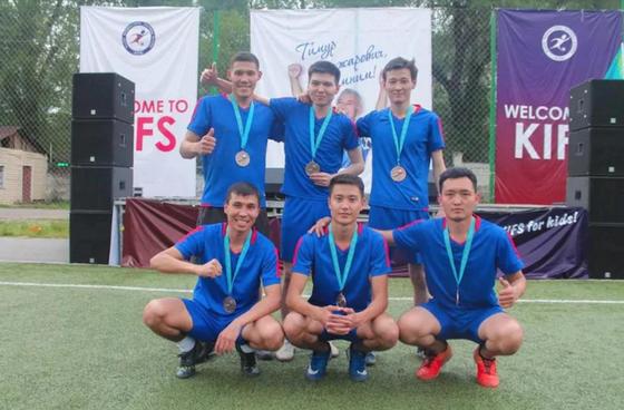 Футбол және серфинг: NUR.KZ командасы қандай спортпен айналысады Футбол және серфинг: NUR.KZ командасы қандай спортпен айналысады