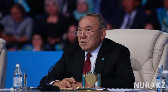 Назарбаев: Мы импортируем всякую чепуху и одеваемся в заграничное Назарбаев: Мы импортируем всякую чепуху и одеваемся в заграничное