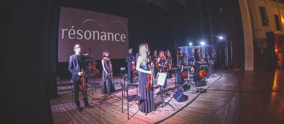 Рок хиты в исполнении камерной группы симфонического оркестра «résonance» Рок хиты в исполнении камерной группы симфонического оркестра «résonance»
