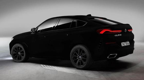 BMW представила «самый черный» автомобиль в мире BMW представила «самый черный» автомобиль в мире