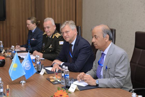Қорғаныс министрі БҰҰ Бас хатшысының жедел қолдау және бітімгершілік операциялар жөніндегі орынбасарларымен кездесті Қорғаныс министрі БҰҰ Бас хатшысының жедел қолдау және бітімгершілік операциялар жөніндегі орынбасарларымен кездесті
