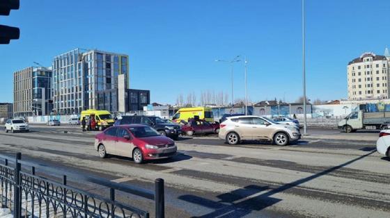 Автомобиль попал в аварию Автомобиль попал в аварию