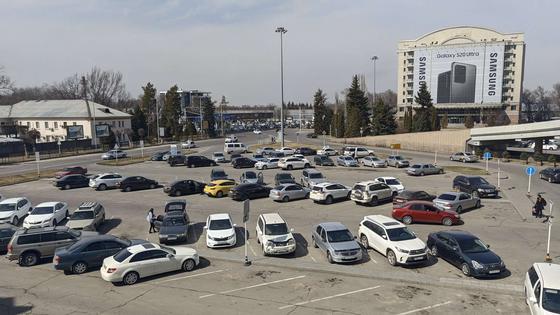 Пустой зал прилета: как живет аэропорт Алматы в условия режиме ЧП (фото) Пустой зал прилета: как живет аэропорт Алматы в условия режиме ЧП (фото)