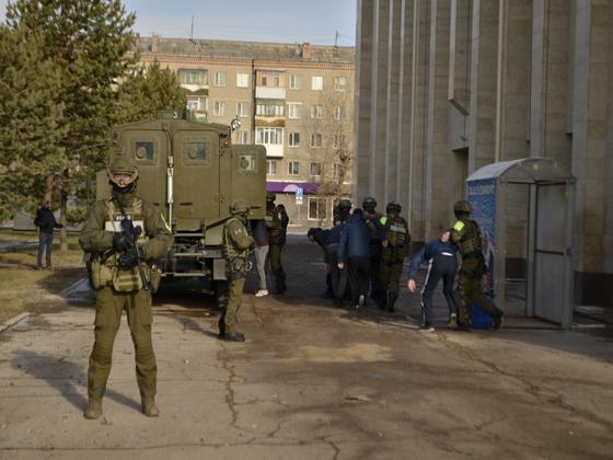 Спецгруппа проходит учения Спецгруппа проходит учения
