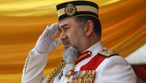 Женившийся на россиянке король Малайзии отрекся от престола Женившийся на россиянке король Малайзии отрекся от престола
