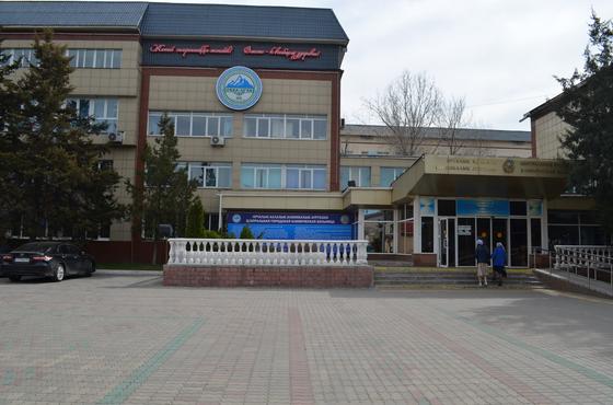 Массовое заражение медработников коронавирусом в Алматы: уволен главврач ЦГКБ Массовое заражение медработников коронавирусом в Алматы: уволен главврач ЦГКБ