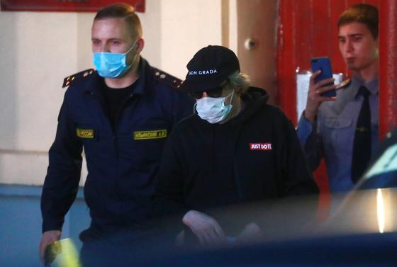 Ефремов не стал извиняться перед родными погибшего в аварии Ефремов не стал извиняться перед родными погибшего в аварии