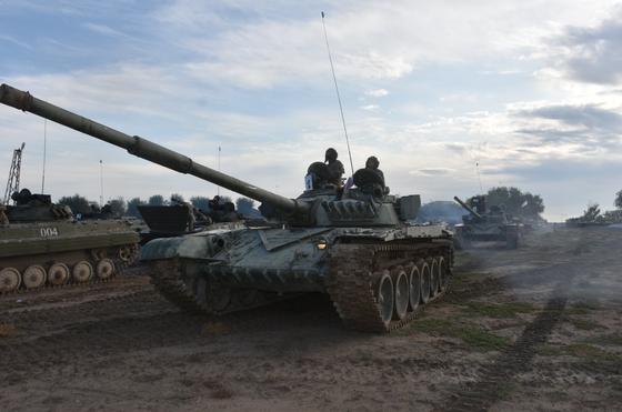 Курсанты-выпускники совершили марш на 100 км на боевых машинах пехоты и танках Курсанты-выпускники совершили марш на 100 км на боевых машинах пехоты и танках