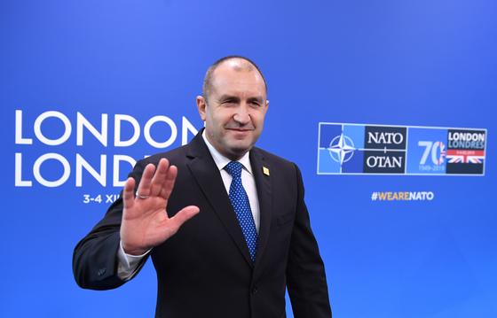 Президента Болгарии обвинили в подглядывании за премьером в спальне Президента Болгарии обвинили в подглядывании за премьером в спальне