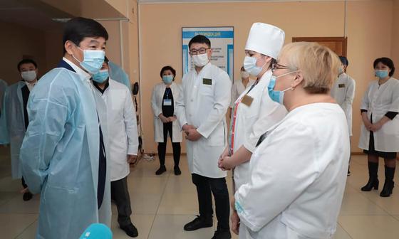 Бауыржан Байбек встречается с врачами в Аркалыке Бауыржан Байбек встречается с врачами в Аркалыке