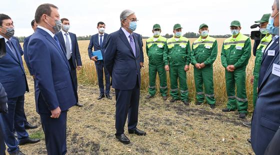 Касым-Жомарт Токаев на встрече с аграриями в СКО Касым-Жомарт Токаев на встрече с аграриями в СКО