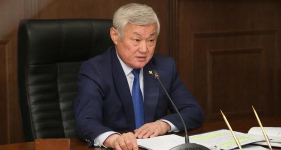 Сапарбаев ответил на слухи об отмене соцвыплат после выборов Сапарбаев ответил на слухи об отмене соцвыплат после выборов