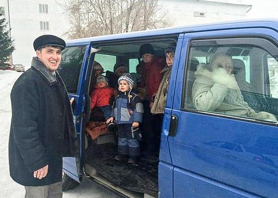 "Рожаем, сколько Бог даст": уникальная семья с 15 детьми живет в Казахстане "Рожаем, сколько Бог даст": уникальная семья с 15 детьми живет в Казахстане