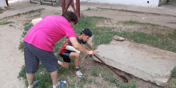 Змеи атакуют жителей Зачаганска в ЗКО Змеи атакуют жителей Зачаганска в ЗКО
