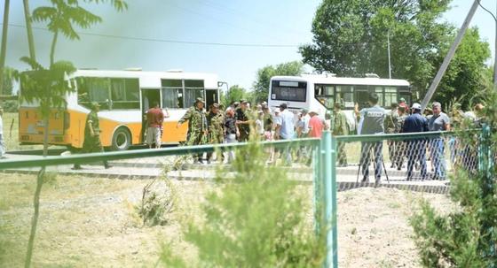 Воспользовались трагедией: на 20 млн тенге обворовали жителей Арыси Воспользовались трагедией: на 20 млн тенге обворовали жителей Арыси