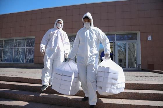 Волонтеры «Jas Otan» начали бесплатную раздачу 5 миллионов масок Волонтеры «Jas Otan» начали бесплатную раздачу 5 миллионов масок