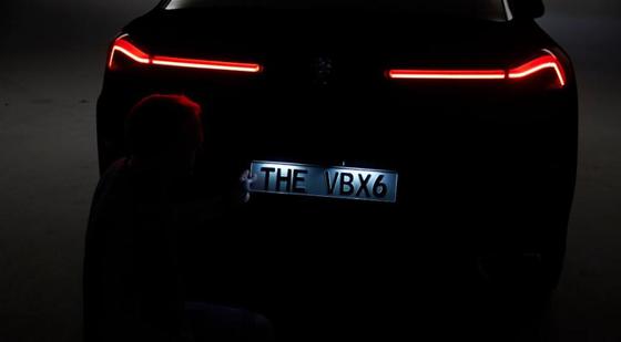 BMW представила «самый черный» автомобиль в мире BMW представила «самый черный» автомобиль в мире