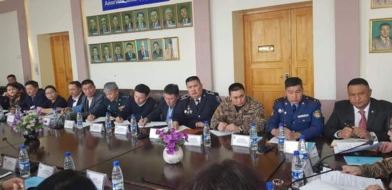 Моңғолияның қыстауында тұратын қазақтардың малы жұттан қырылып қалды Моңғолияның қыстауында тұратын қазақтардың малы жұттан қырылып қалды