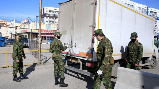 Изолированный ЖК "Асыл Арман" под Алматы будут охранять спецпризывники (фото) Изолированный ЖК "Асыл Арман" под Алматы будут охранять спецпризывники (фото)