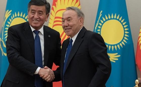 Сооронбай Жээнбеков пен Нұрсултан Назарбаев. Фото: Sputnik Қазақстан Сооронбай Жээнбеков пен Нұрсултан Назарбаев. Фото: Sputnik Қазақстан