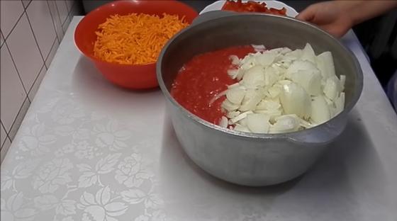 Овощи в кастрюле Овощи в кастрюле