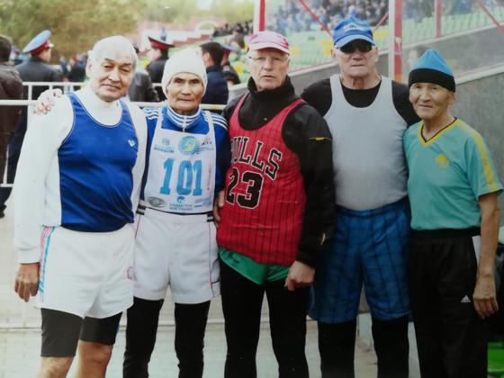 «Завязывайте шнурки и выталкивайте себя на улицу» – 77-летний костанаец с пороком сердца «Завязывайте шнурки и выталкивайте себя на улицу» – 77-летний костанаец с пороком сердца