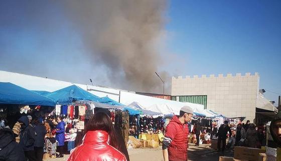 Пожар на барахолке в Алматы Пожар на барахолке в Алматы