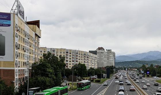 Жилой дом с размещенной рекламой Жилой дом с размещенной рекламой