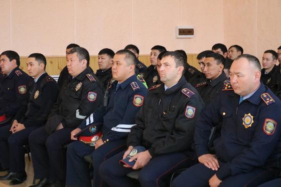 Жергілікті полиция қызметінің жеке құрамымен кездесу өткізілді Жергілікті полиция қызметінің жеке құрамымен кездесу өткізілді