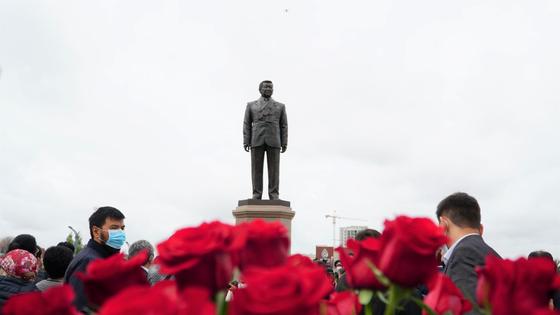 Памятник Жаксылыку Ушкемпирову Памятник Жаксылыку Ушкемпирову