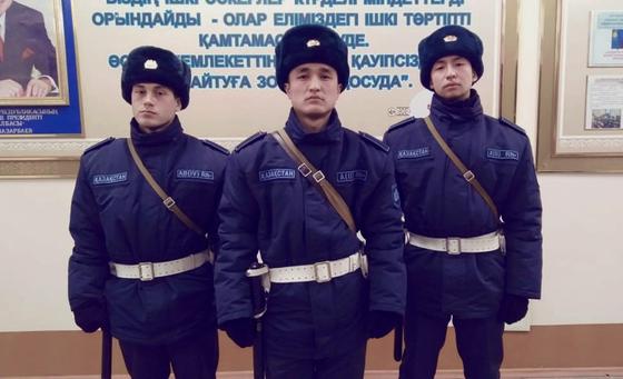 Курсанты усмирили двоих нарушителей карантина в Петропавловске Курсанты усмирили двоих нарушителей карантина в Петропавловске