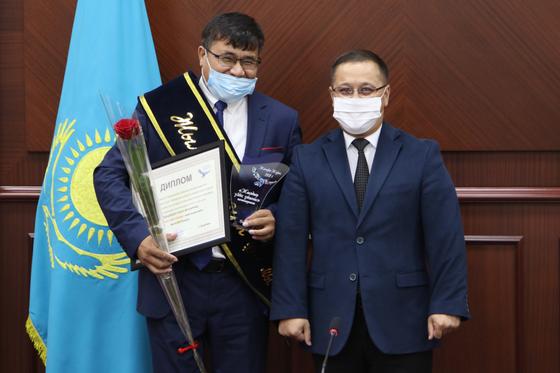 Награждение победителей конкурса "Жомарт жүрек" Награждение победителей конкурса "Жомарт жүрек"