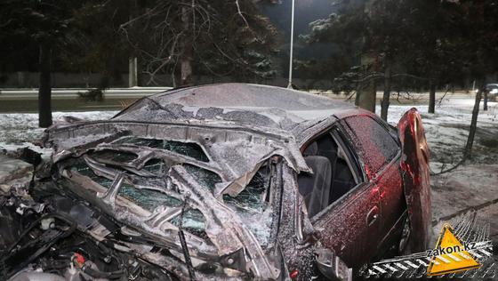 Попавший в ДТП автомобиль Попавший в ДТП автомобиль