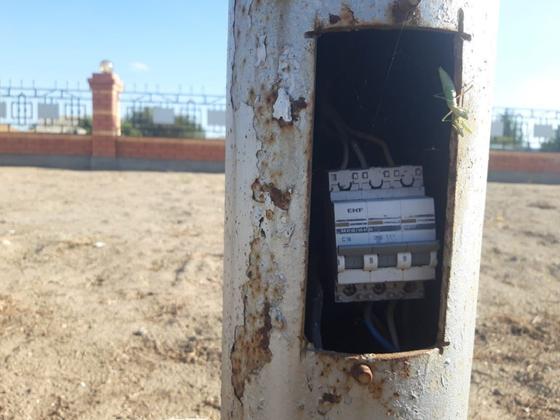 Столб в парке в Атырауской области Столб в парке в Атырауской области