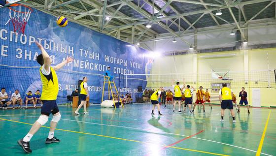 Астанада Қорғаныс министрінің кубогына волейбол турнирі басталды Астанада Қорғаныс министрінің кубогына волейбол турнирі басталды