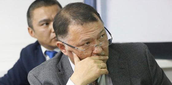 Крушение самолета в Алматы: глава Bek Air признал ошибку второго пилота Крушение самолета в Алматы: глава Bek Air признал ошибку второго пилота
