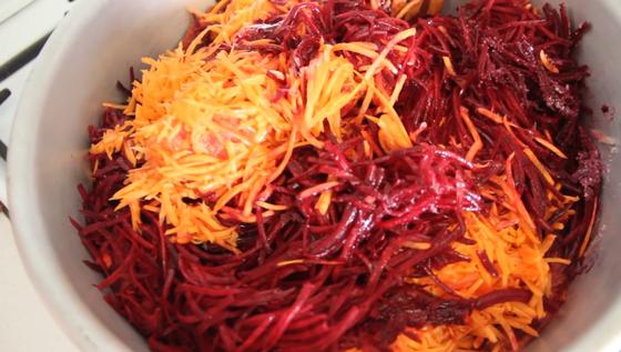 Измельченные морковь и свекла Измельченные морковь и свекла
