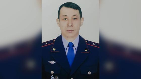 Полицейский, прыгнувший с 12 этажа в погоне за педофилом, перенес уже 3 операции Полицейский, прыгнувший с 12 этажа в погоне за педофилом, перенес уже 3 операции
